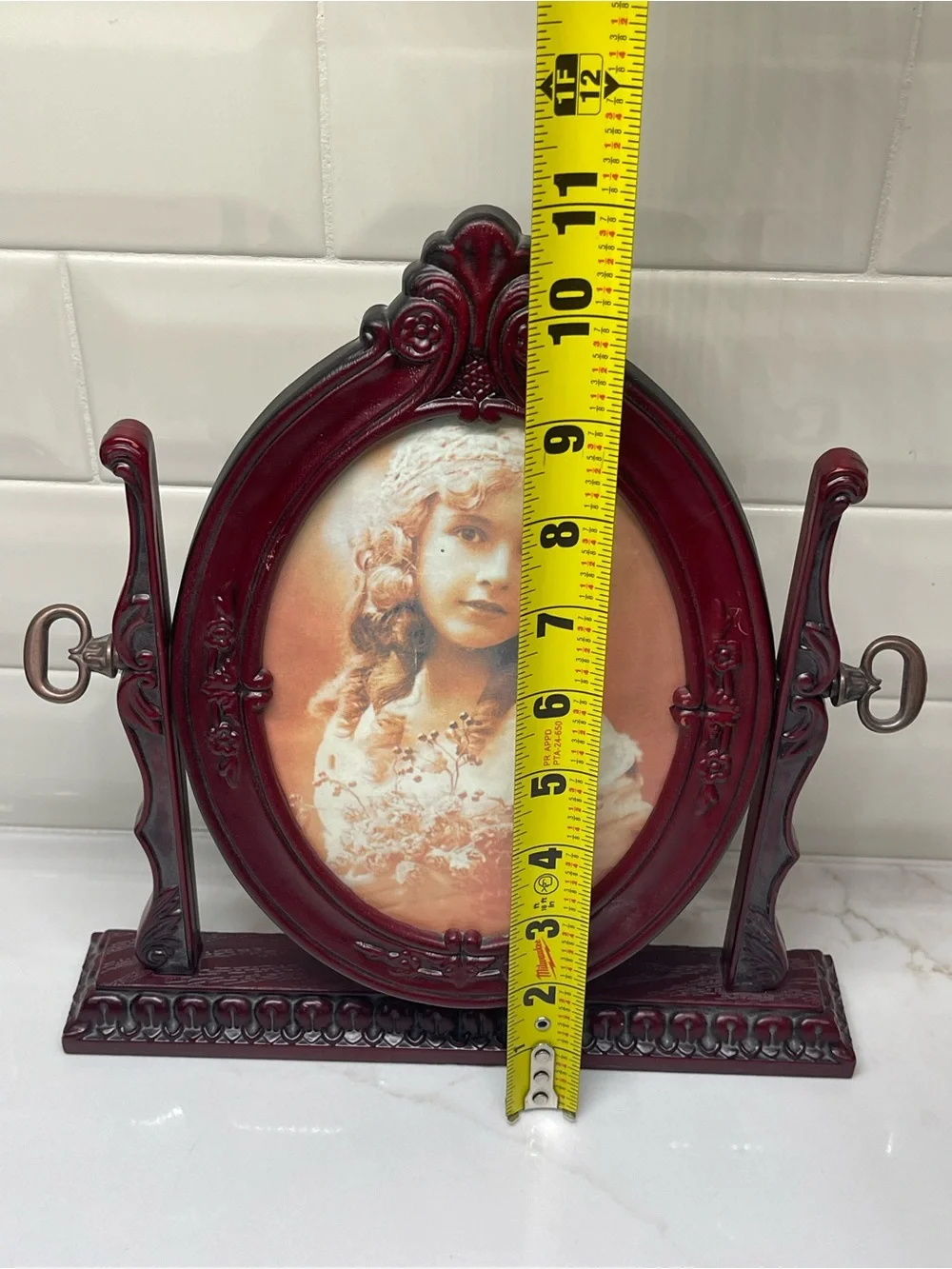 Vintage Oval Freestanding Photo Frame 6x8 Victorian Classic Glossy